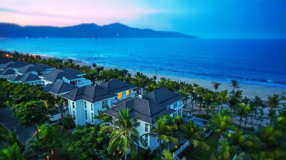 Khu nghỉ dưỡng Premier Village Danang Resort nhìn ra bãi biển tuyệt đẹp của Đà Nẵng